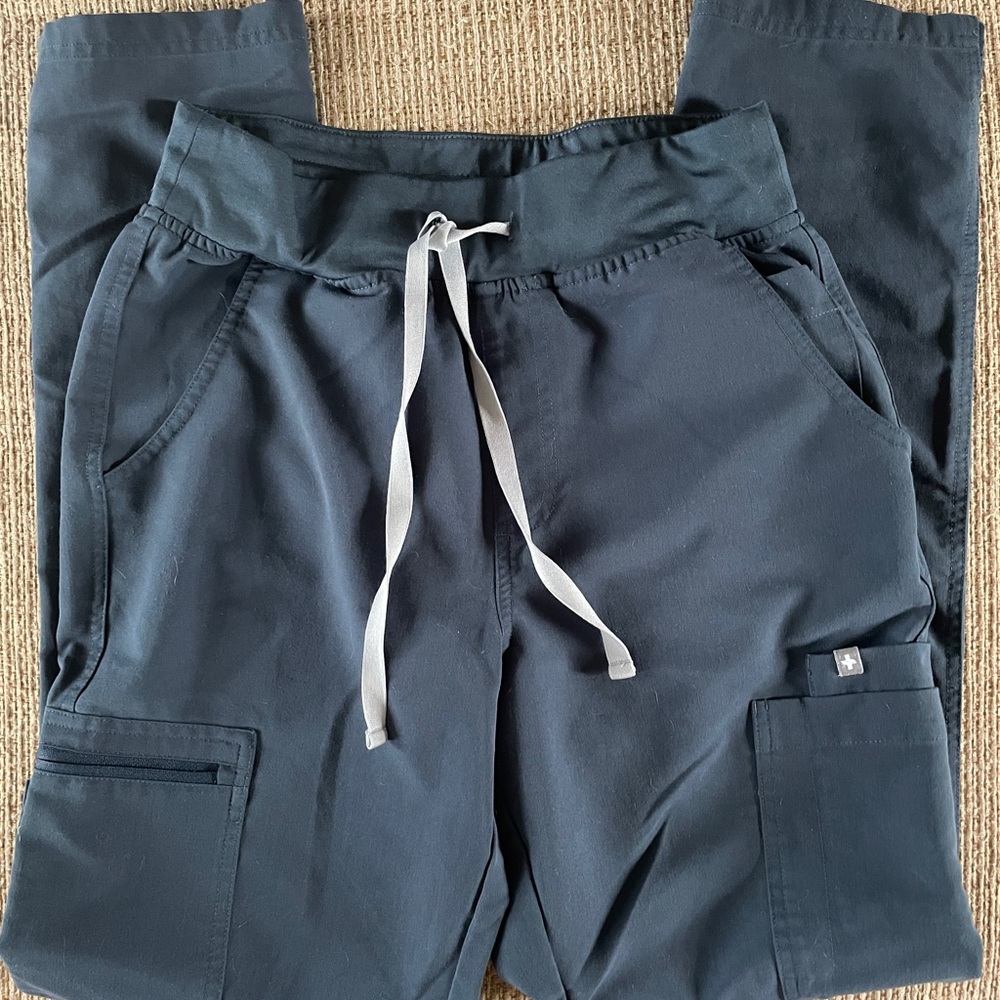 Women’s FIGS yola 2.0 pants small TALL